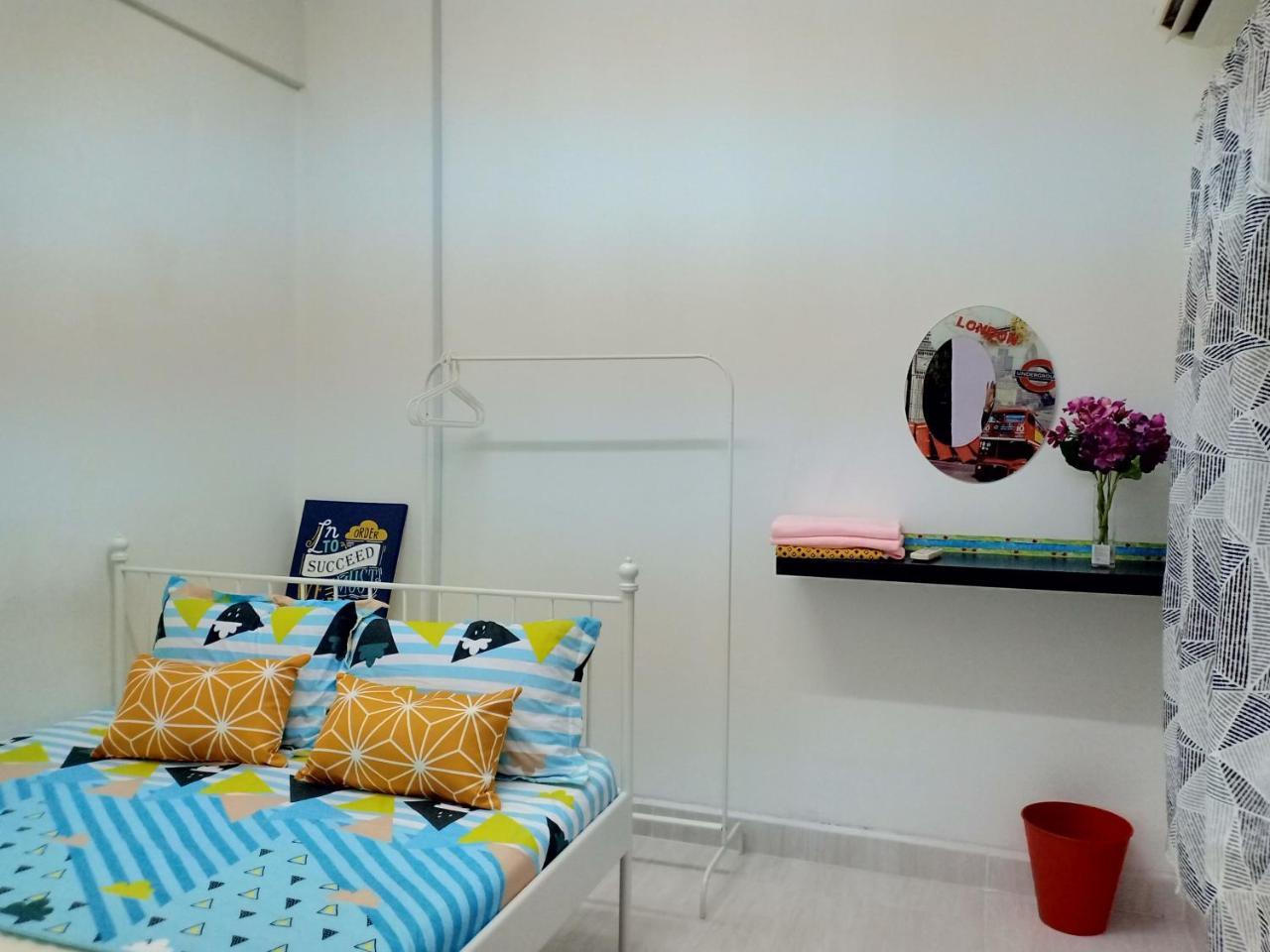 Апартаменты Casa Inderaloka Pantai Batu Buruk Куала-Тренгану Экстерьер фото