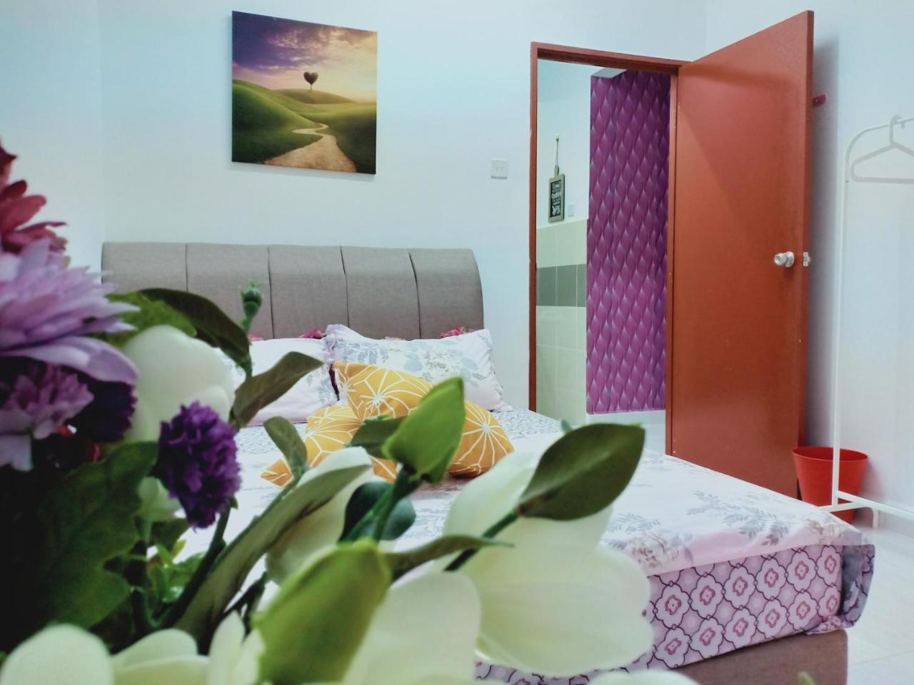 Апартаменты Casa Inderaloka Pantai Batu Buruk Куала-Тренгану Экстерьер фото